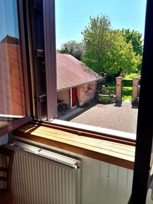 16-vue de la chambre de l'étage © Aux anciennes ecuries