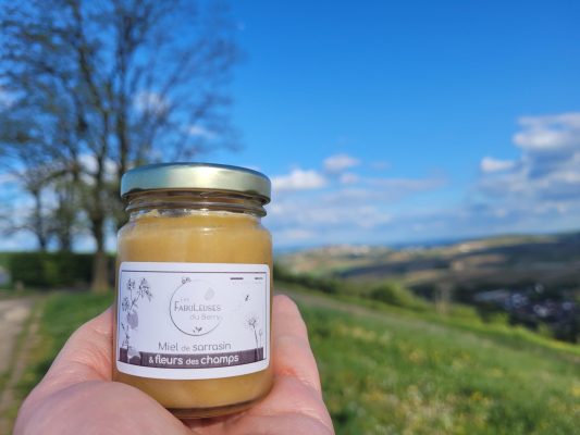 Miel de sarrasin et fleurs des champs © Elise Besse-Joulin