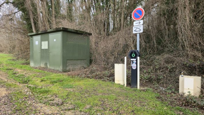 Borne électrique © Léa Dennez - Loire en Berry