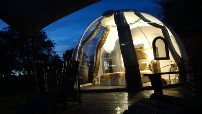 Bulle de nuit pour regarder les étoiles © van Hoof