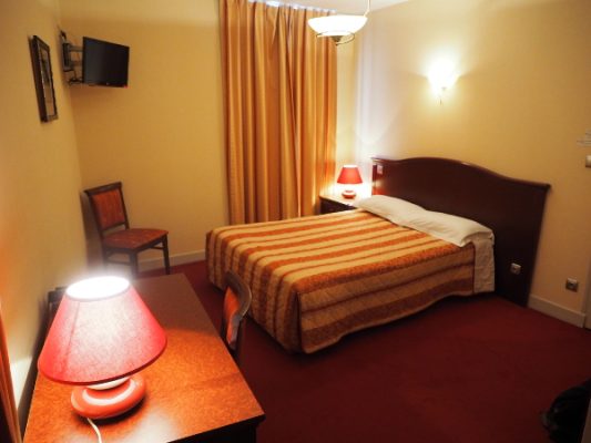 HOTEL LOGIS SAINT JOSEPH SANCOINS CHAMBRE © Tourisme & Territoires