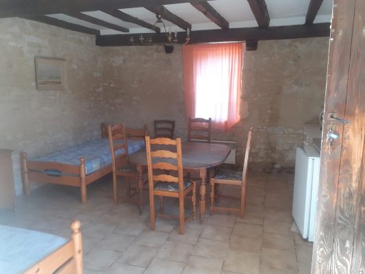 SAGONNE PETIT GITE SALLE COMMUNE © © SPANG